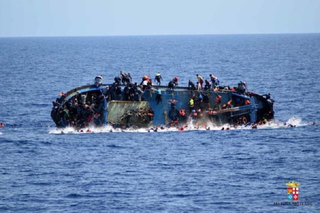 Migranti: Libia, si capovolge barcone con 50 a bordo