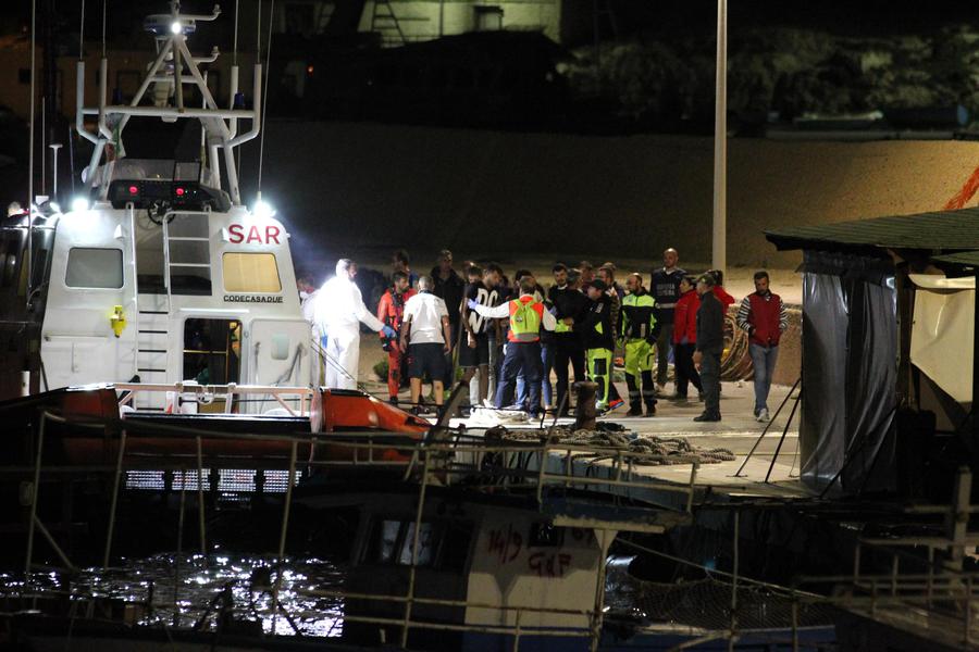 Photo of სულ ცოტა, 13 ადამიანი დაიღუპა იტალიის კუნძულ ლამპედუზასთან მიგრანტების ნავის გადაბრუნების შედეგად