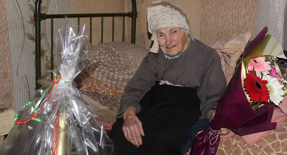 Photo of 75 წელი ერთად: ცოლ-ქმარი ასი წლის წინათ ერთ დღეს დაიბადა