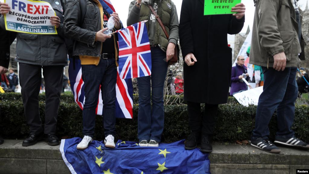 Photo of „ნახვამდის ევროპა“ – ბრექსიტი სრულდება, ლონდონში კი ევროკავშირის დროშები დაწვეს