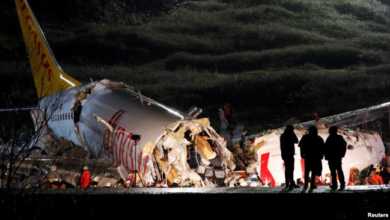 Photo of სტამბოლში სამგზავრო თვითმფრინავი ავარიული დაშვების შემდეგ სამ ნაწილად გაიხლიჩა (ვიდეო)