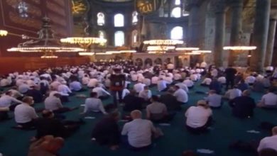 Photo of აია სოფიაში, 86 წლის შემდეგ პირველად, მუსლიმთა პარასკევის ლოცვა შესრულდა (ვიდეო)
