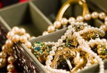 Photo of უპრეცედენტო ქურდობა საბერძნეთში: 73 და 82 წლის ქალებმა 100 ათასი ევროს ღირებულების სამკაულები მოიპარეს