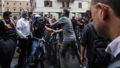 Photo of რომში ანტივაქსერების აქციაზე პოლიციასთან შეტაკებებში მონაწილე 12 ადამიანი დააკავეს (ვიდეო)