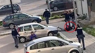 Photo of იტალია: პოლიციელმა 23 წლის ბიჭს სახეში წიხლი ჩაარტყა – შოკისმომგვრელი ვიდეო