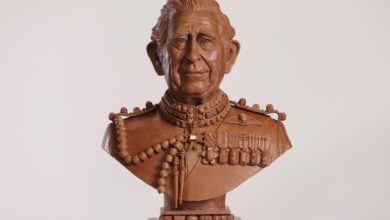 Photo of ინგლისში მეფე ჩარლზის შოკოლადის ქანდაკება დაამზადეს – დიდი ბრიტანეთი კორონაციისთვის ემზადება