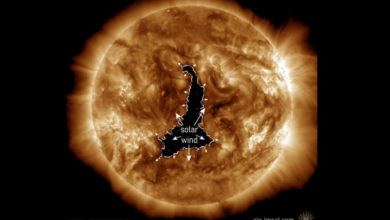 Photo of მზეზე უზარმაზარი მუქი ხვრელი გაჩნდა, რომელიც კოსმოსურ ქარს აფრქვევს (ვიდეო)
