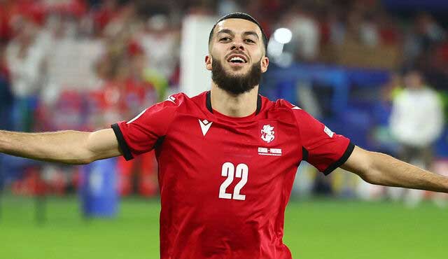 „იუვენტუსს“ სურს, თავდამსხმელები დაიმატოს, მისი სამიზნე გიორგი მიქაუტაძეცაა