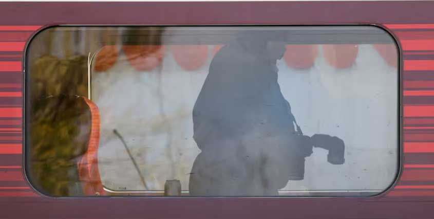 დანით შეიარაღებული პირის თავდასხმა მგზავრებზე მატარებელში, დიდ ბრიტანეთში, 2025 წ. 2 ნოემბერს