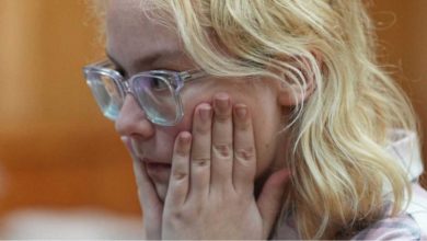 Photo of რუსეთი: ომის საწინააღმდეგო სიმღერების გამო თინეიჯერ ქუჩის მუსიკოსს მესამედ აპატიმრებენ  (ვიდეო)