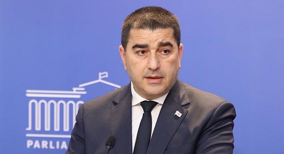 შალვა პაპუაშვილმა ემიგრანტებისთვის უცხოეთში ხმის მიცემის აკრძალვის ნამდვილ მიზეზზე ისაუბრა