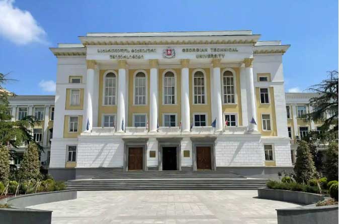 საქართველოს ტექნიკური უნივერსიტეტის ადმინისტრაციული კორპუსი - მთავრობამ თსუ-ისა და სტუ-ის გაერთიანებაზე უარი თქვა