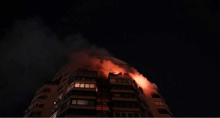 კიევი, 2026 წლის 3 თებერვალი - რუსეთის საჰაერო თავდასხმის შედეგად დაზიანდა საცხოვრებელი შენობები კიევის 4 რაიონში